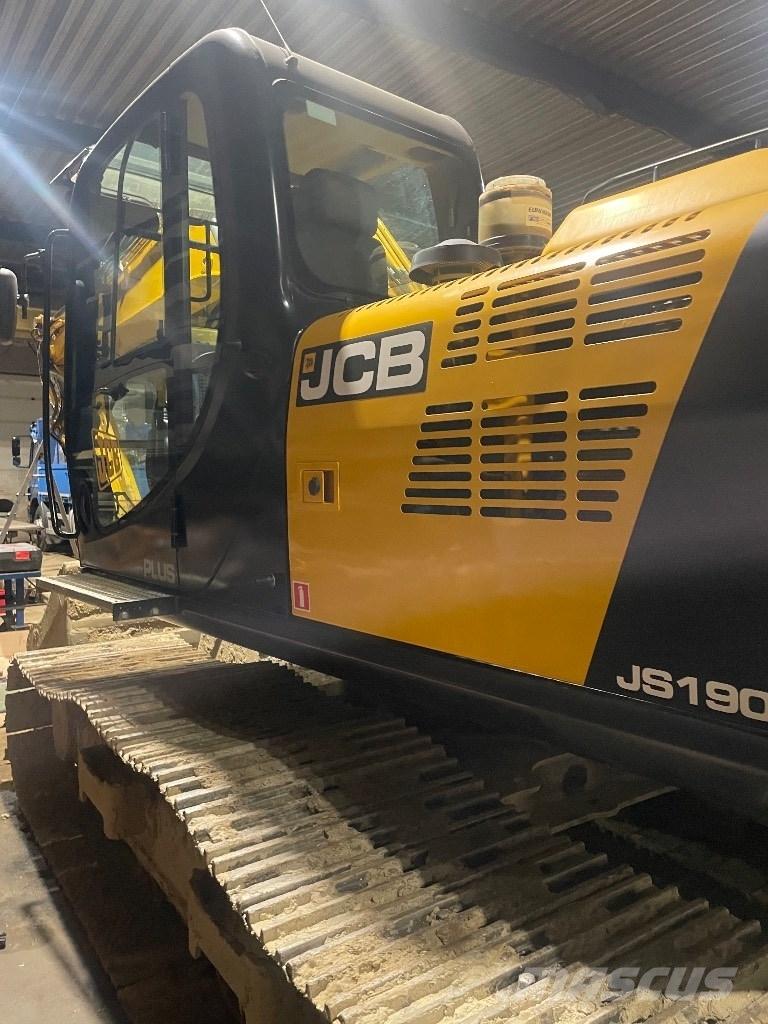 JCB js 190 Roomikekskavaatorid