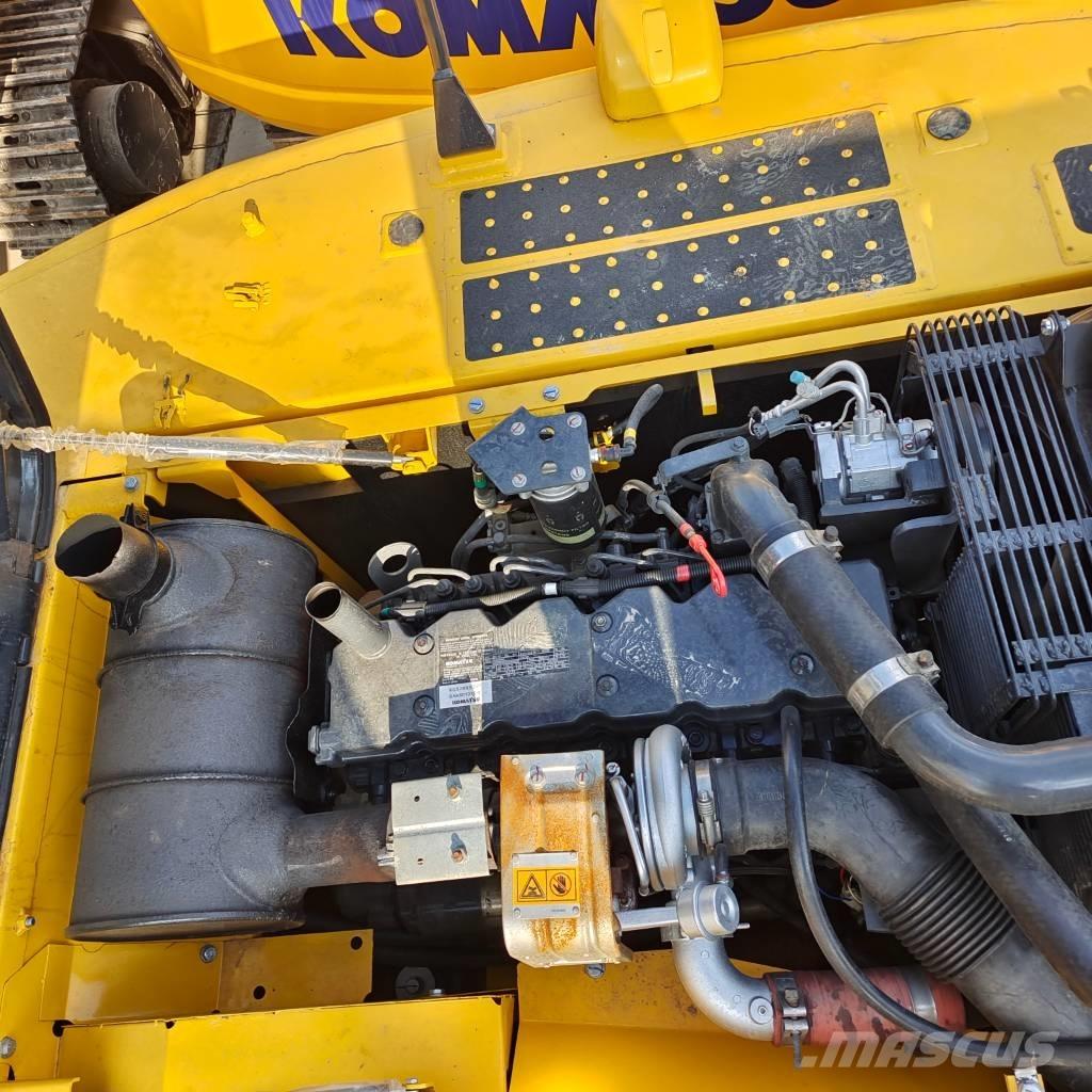 Komatsu PC 220-8 Roomikekskavaatorid