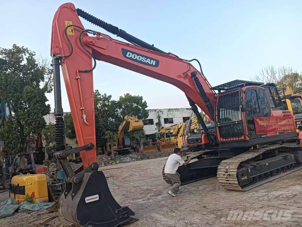 Doosan DX 225 LC Roomikekskavaatorid