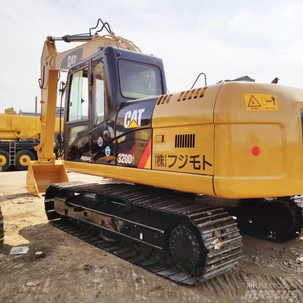 CAT 320D Roomikekskavaatorid