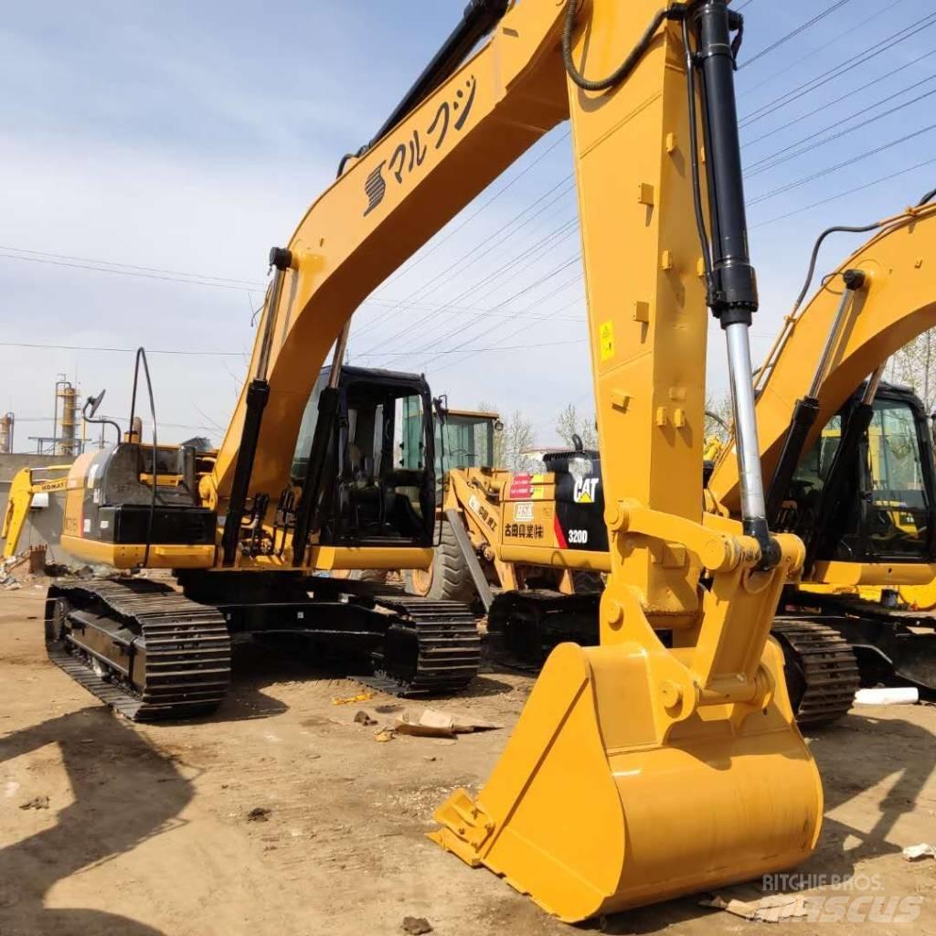 CAT 320D Roomikekskavaatorid