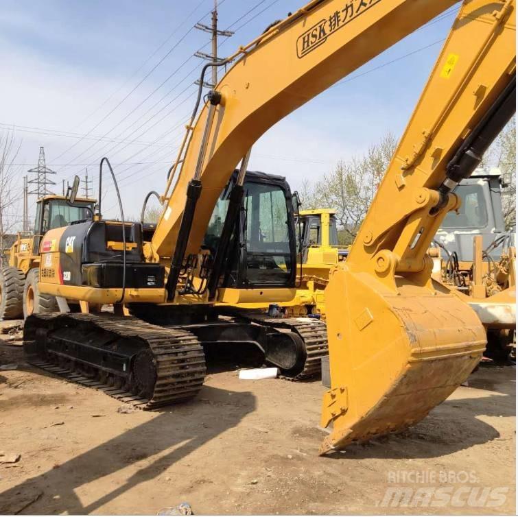 CAT 320D Roomikekskavaatorid