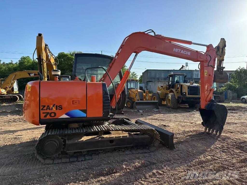 Hitachi ZX 70 Väikeekskavaatorid 7t-12t