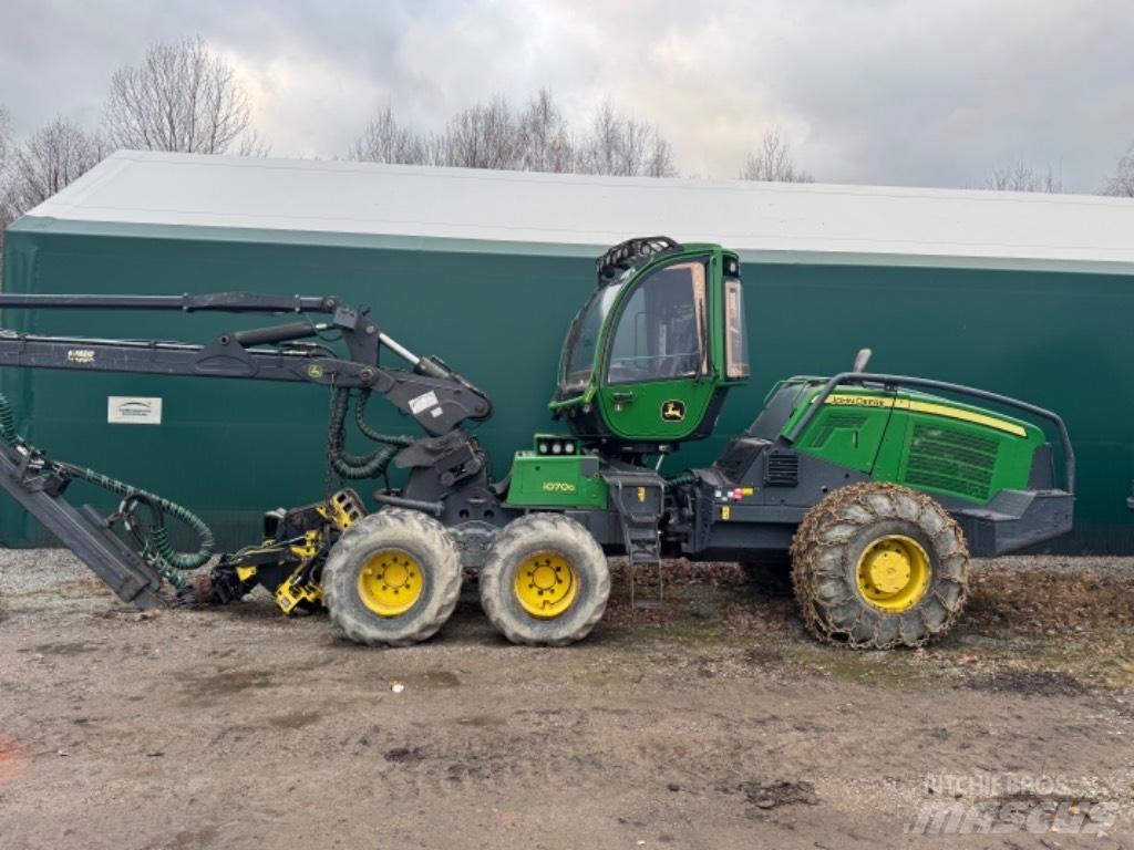John Deere 1070G Harvesterid
