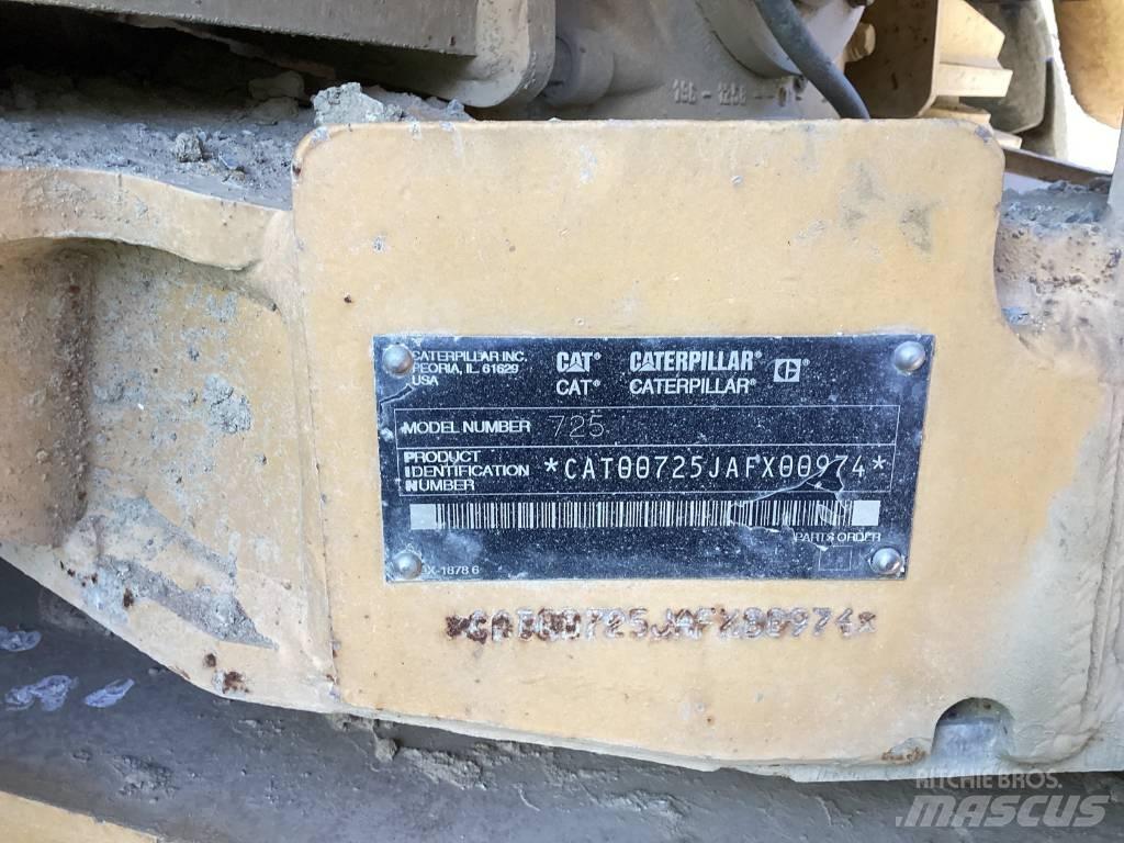 CAT 725 Liigendraamiga pinnaseveokid