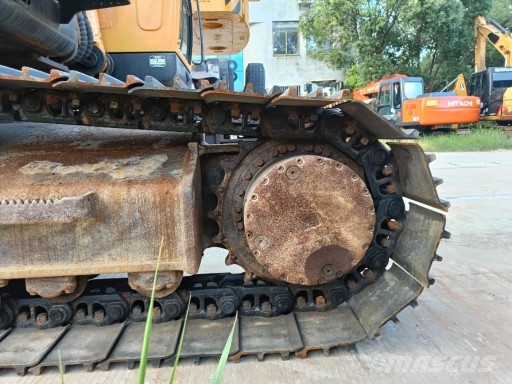 Hyundai R220LC-9 Roomikekskavaatorid
