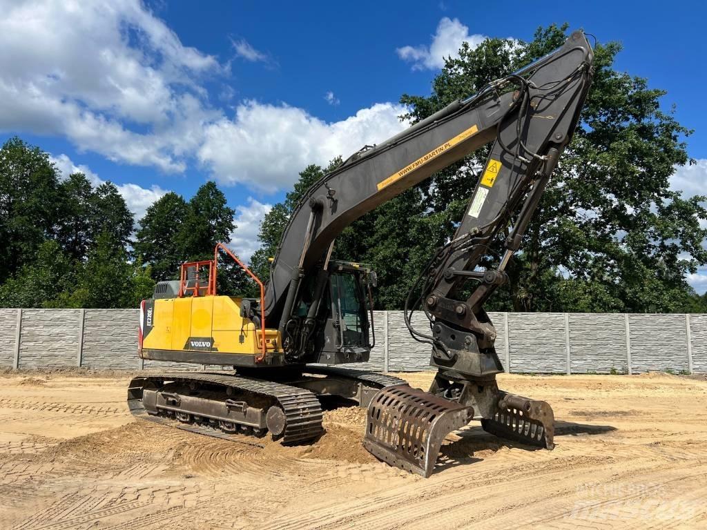 Volvo EC 220 DL Roomikekskavaatorid