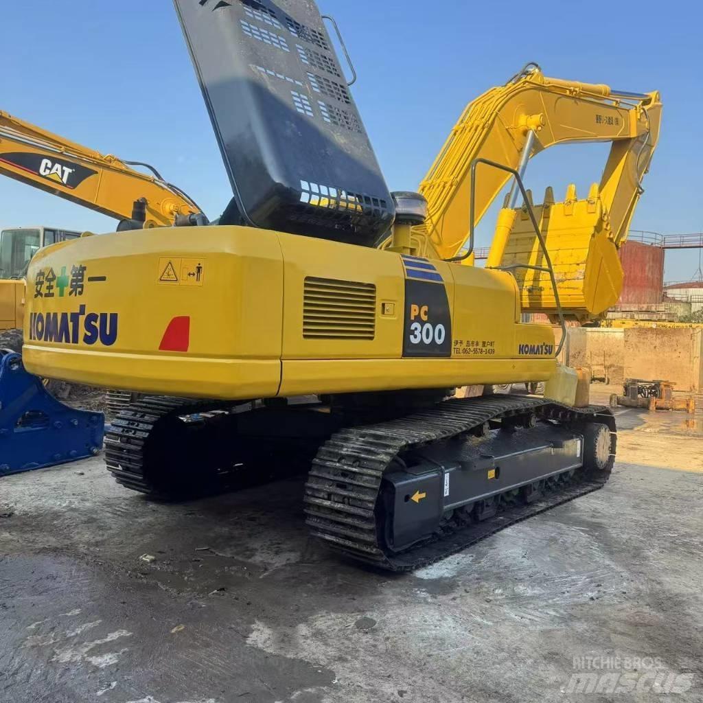 Komatsu PC 300 Roomikekskavaatorid