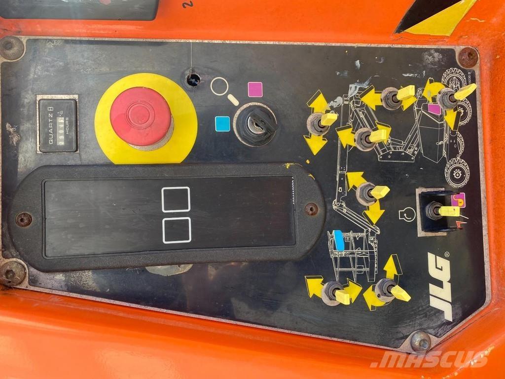 JLG 340AJ Iseliikuvad poomtõstukid