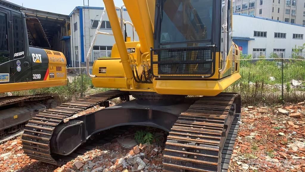 Komatsu PC 210 LC Roomikekskavaatorid