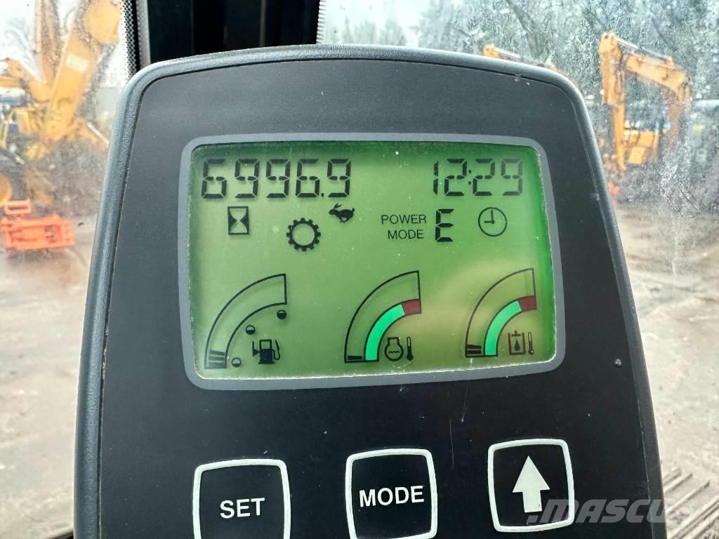 JCB JZ 255 LC Roomikekskavaatorid