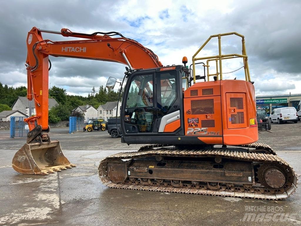 Hitachi ZX225 USLC-7 Roomikekskavaatorid