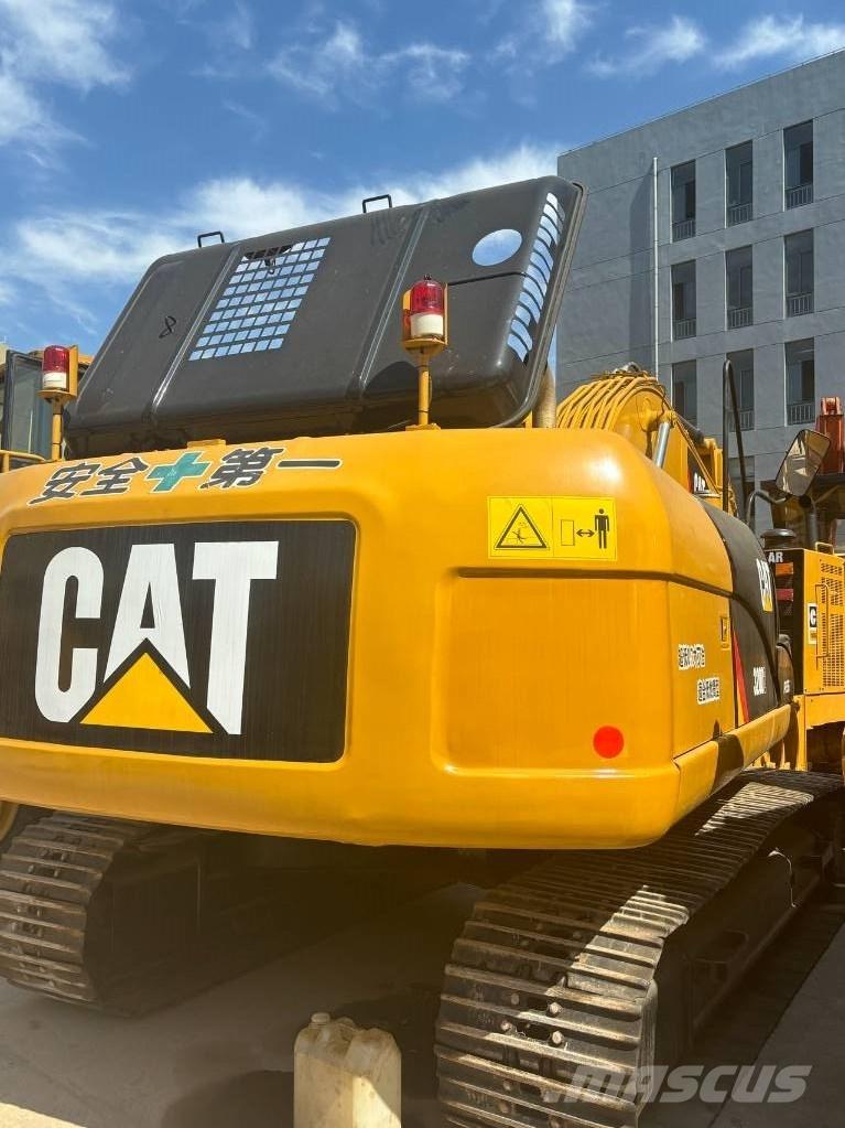CAT 320D Roomikekskavaatorid