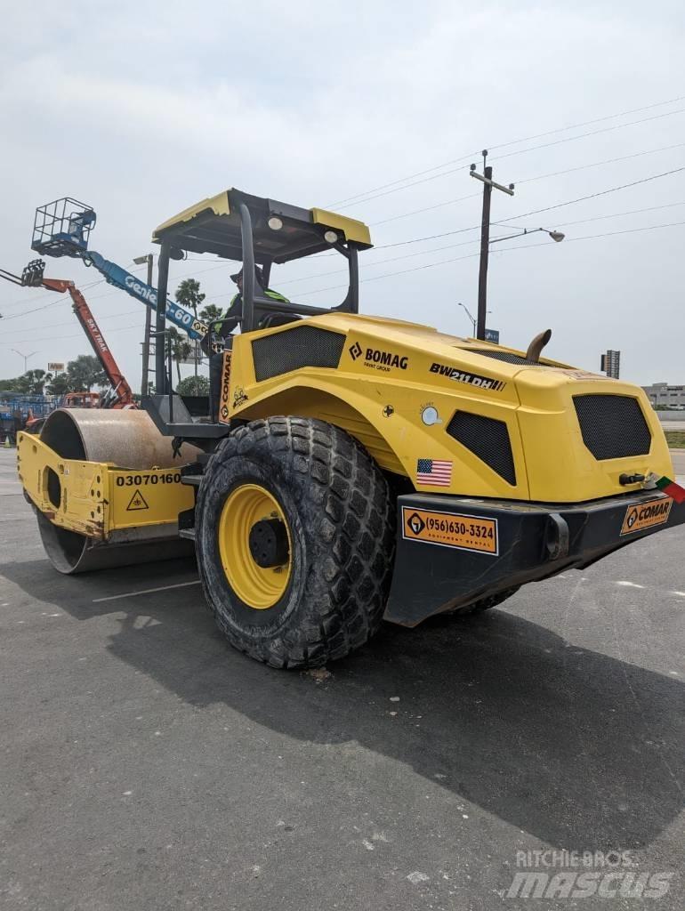 Bomag BW 211 DH-5 Ühe trumliga rullid