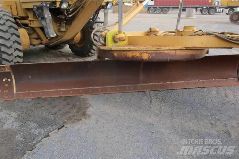 CAT 140H Greiderid