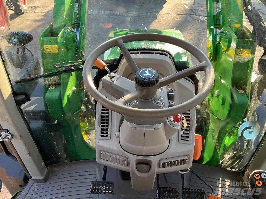 John Deere 6120 M Traktorid