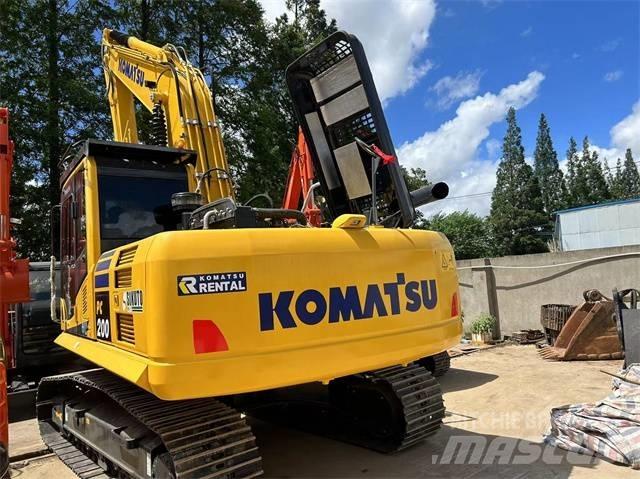 Komatsu PC 200-8 Roomikekskavaatorid