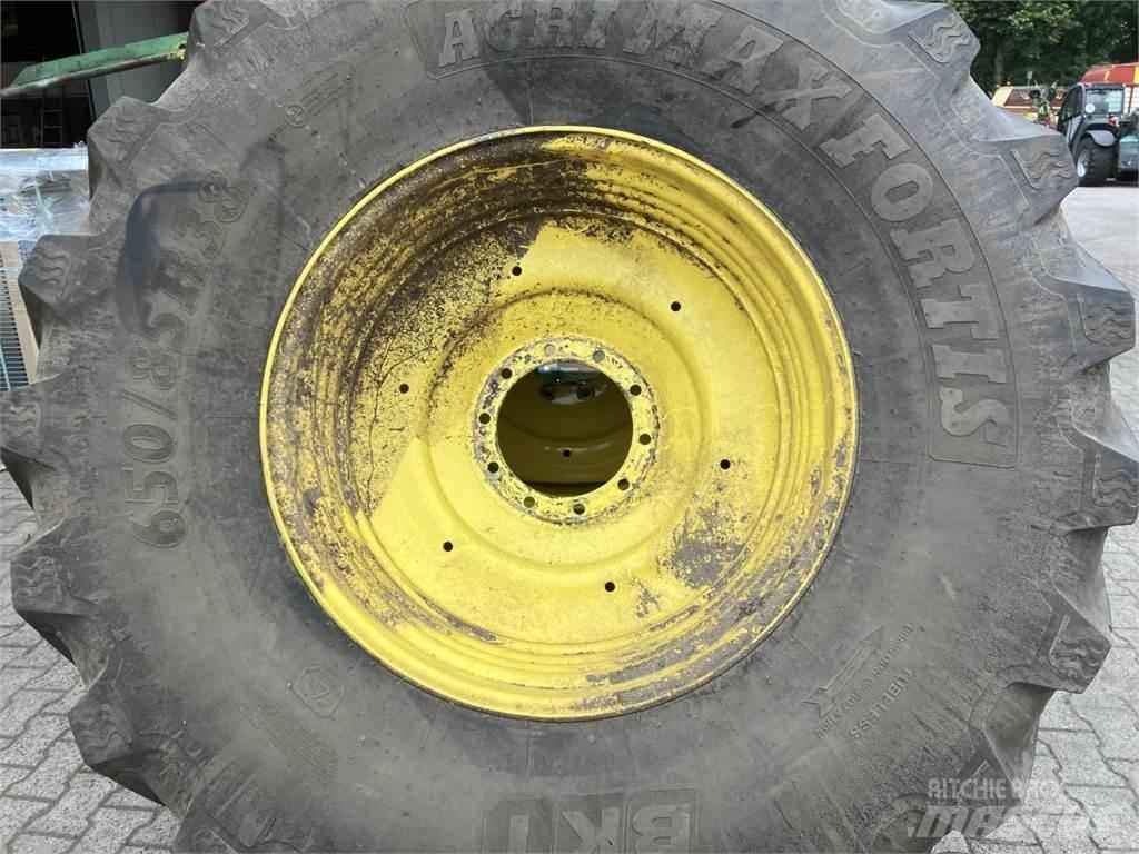 BKT 650/85R38 Rehvid, rattad ja veljed