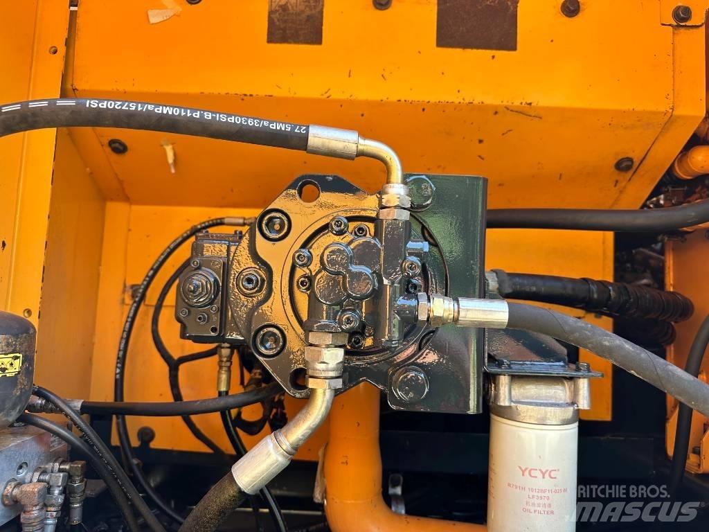 Hyundai R305LC-9s Roomikekskavaatorid