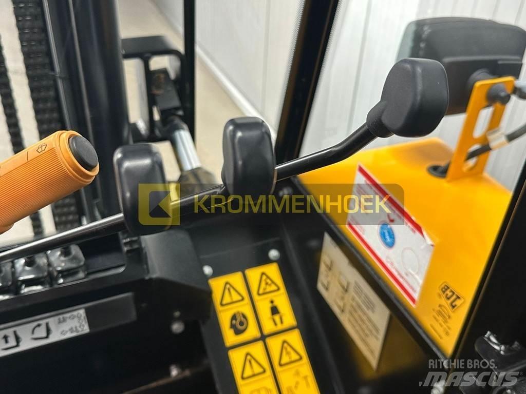 JCB 940 Maastikutõstukid