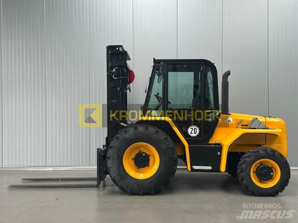 JCB 940 Maastikutõstukid