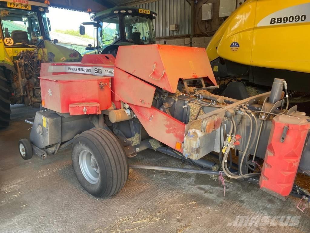 Massey Ferguson 1842 Heinapressid