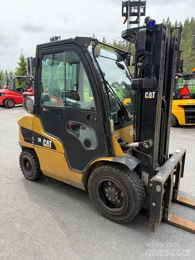 CAT GP 30 N Gaasitõstukid