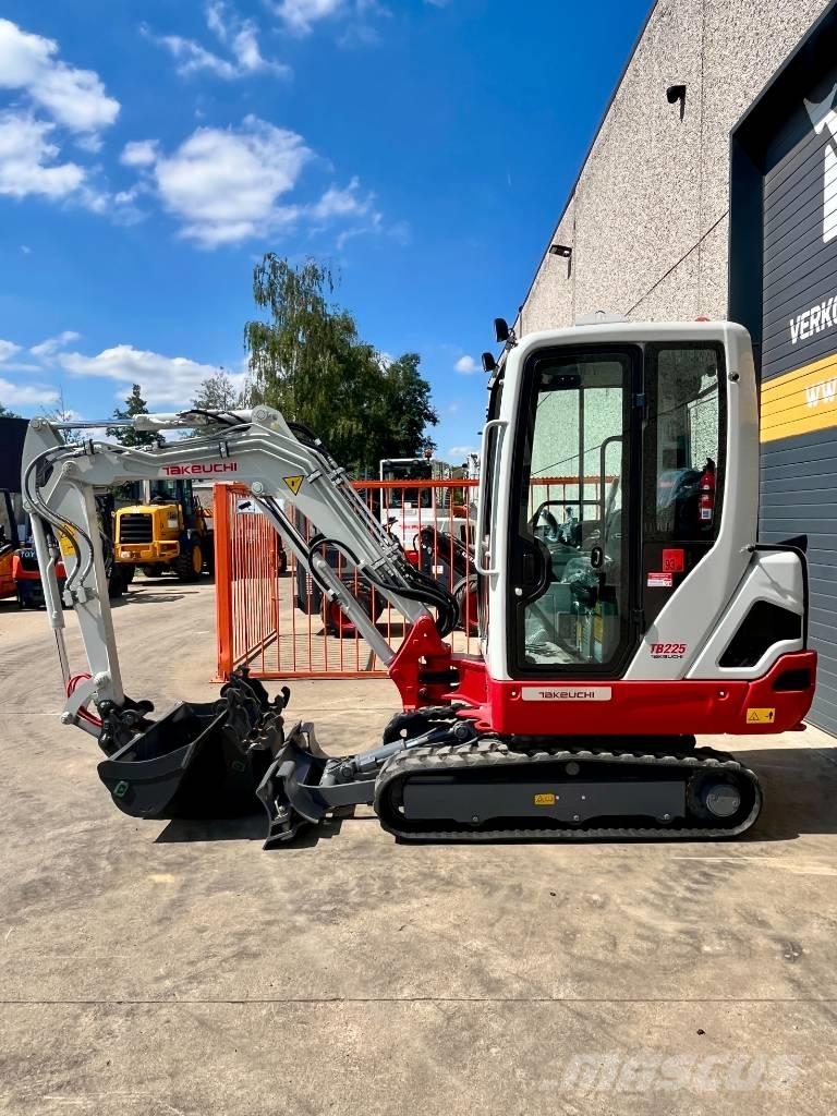 Takeuchi TB 225 Miniekskavaatorid < 7 t