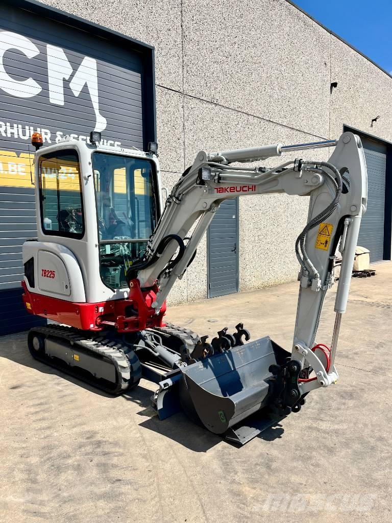 Takeuchi TB 225 Miniekskavaatorid < 7 t