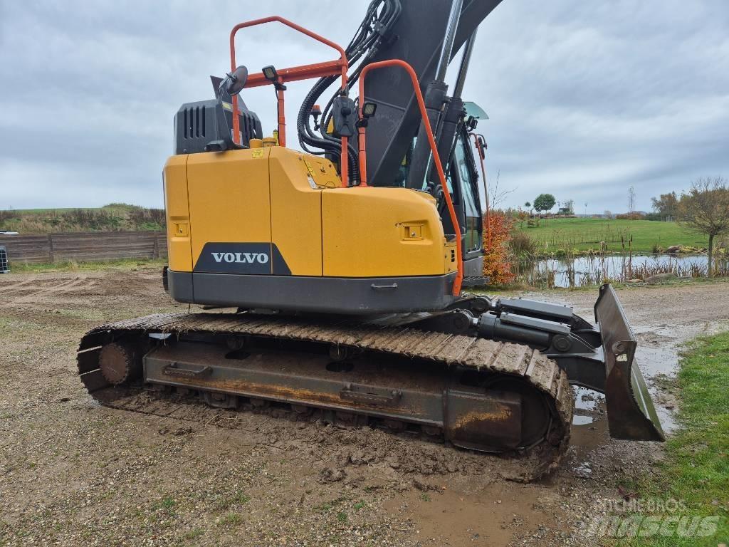 Volvo ECR235EL Roomikekskavaatorid