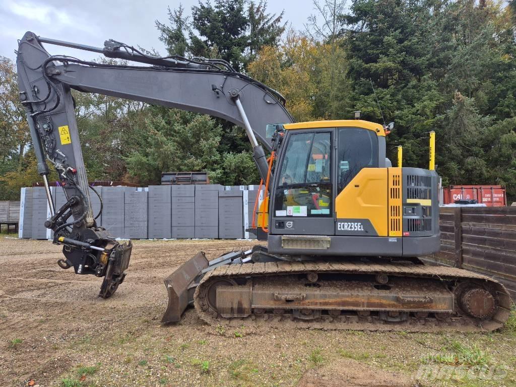 Volvo ECR235EL Roomikekskavaatorid