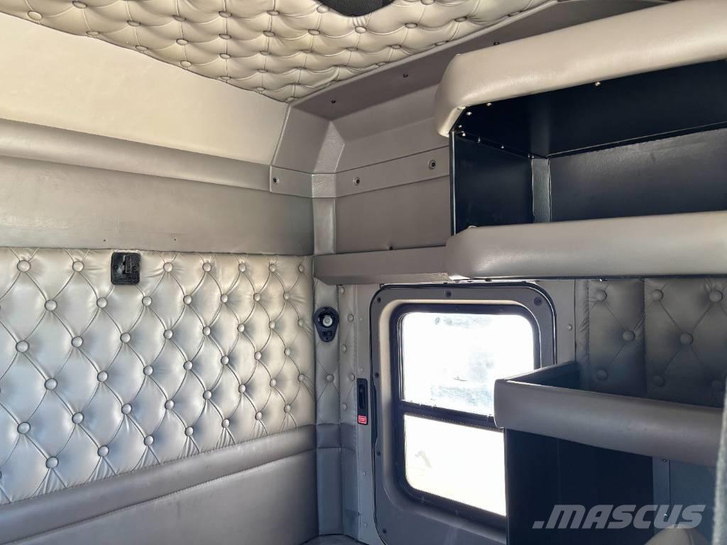 Kenworth T800 Sadulveokid