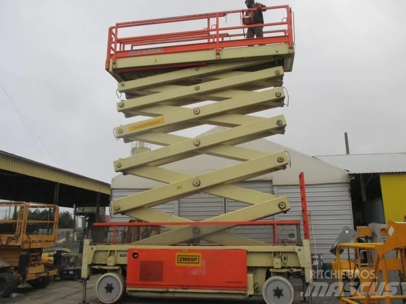 JLG Liftlux 245-12 Käärtõstukid