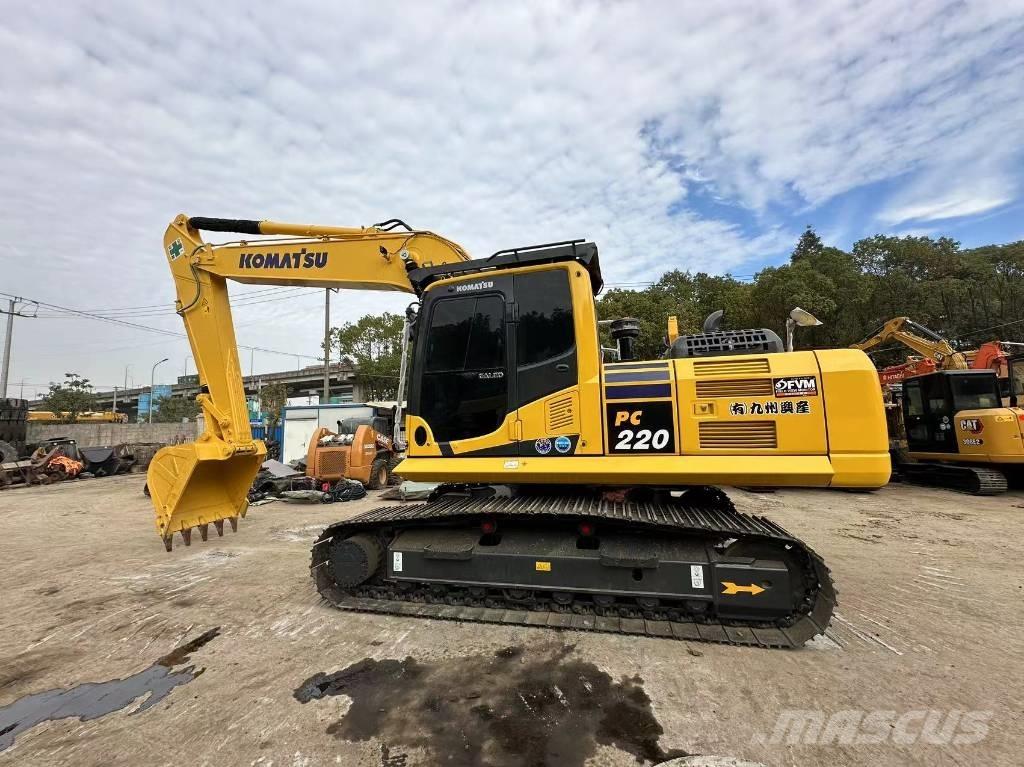 Komatsu PC 220 Roomikekskavaatorid