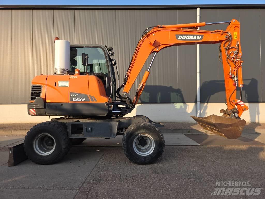Doosan DX 55 W Ratasekskavaatorid