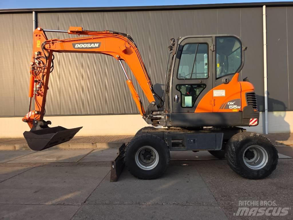 Doosan DX 55 W Ratasekskavaatorid