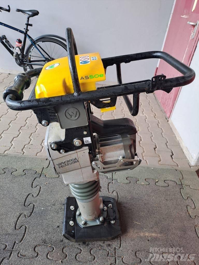 Wacker Neuson AS50e Vibroplaadid