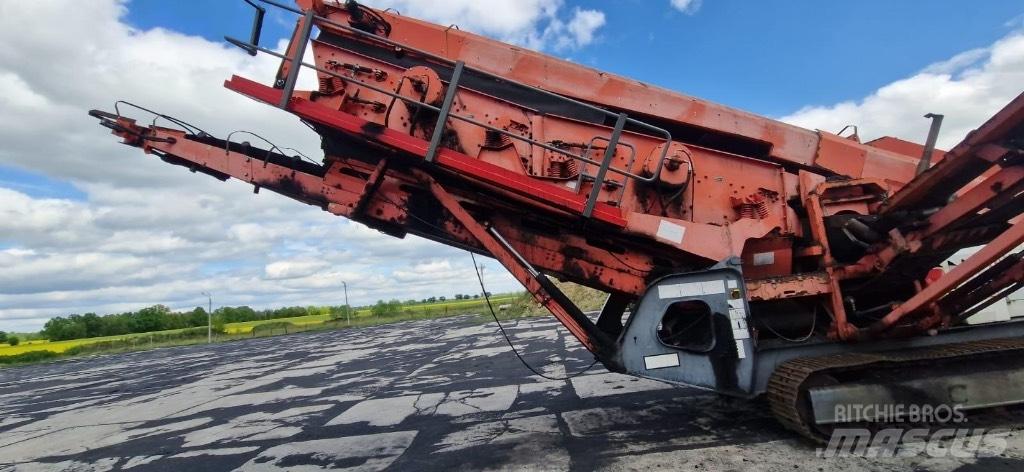 Sandvik QA 450 Iseliikuvad sõelad