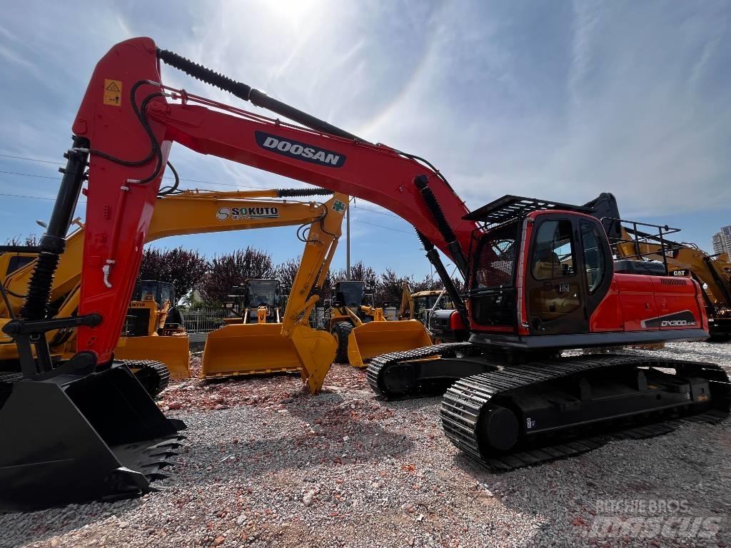 Doosan DX 300 LC-9C Roomikekskavaatorid