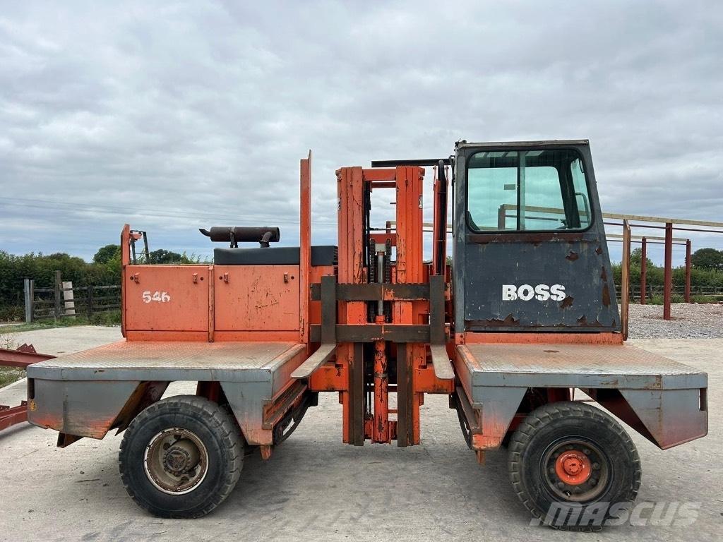 Boss 546 Külglaadurid