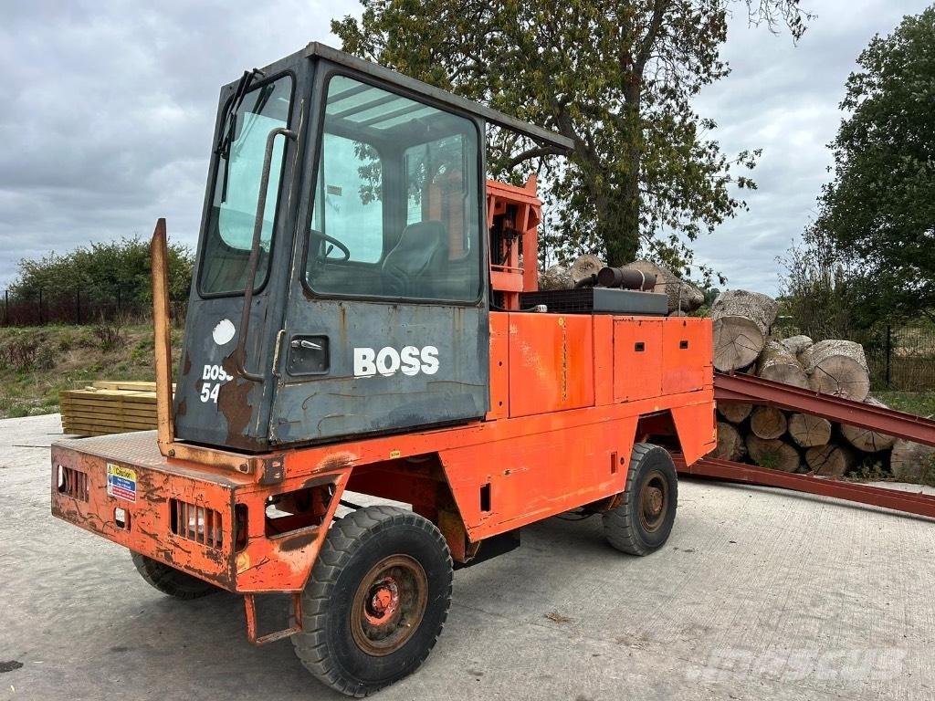 Boss 546 Külglaadurid