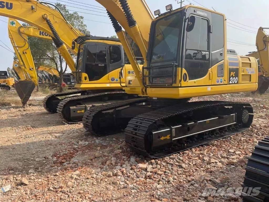 Komatsu PC 200 8N Roomikekskavaatorid