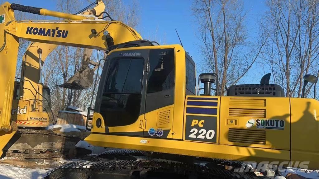 Komatsu PC 220-8 Roomikekskavaatorid