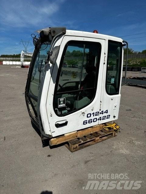 Liebherr R 906 CAB Kabiinid