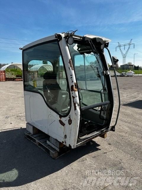 Liebherr R 906 CAB Kabiinid