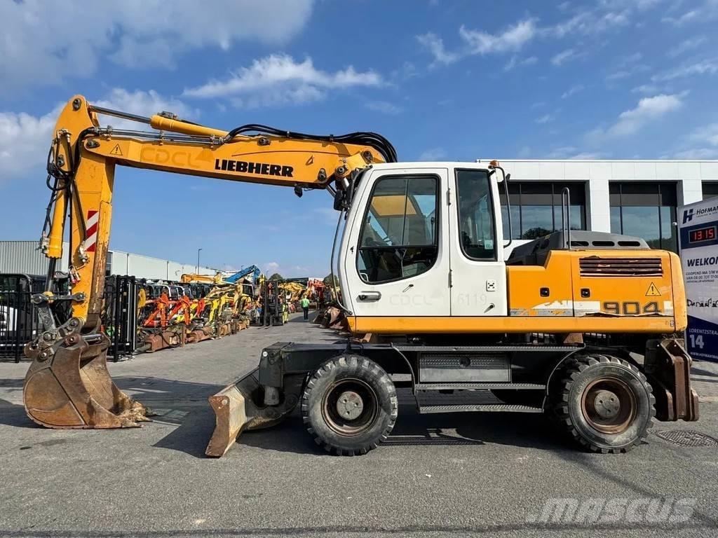 Liebherr A904C Ratasekskavaatorid