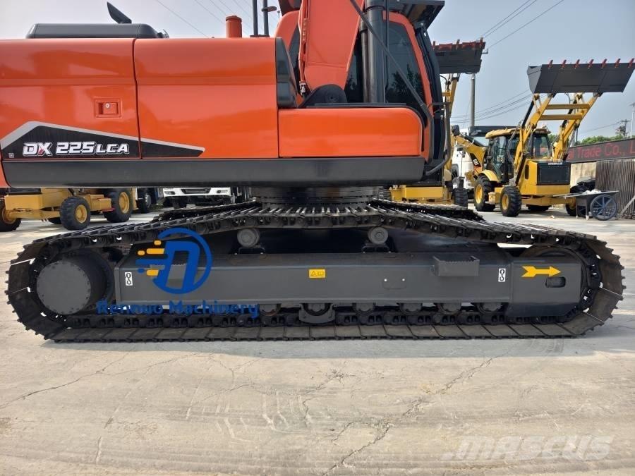 Doosan DX 225 LCA Roomikekskavaatorid