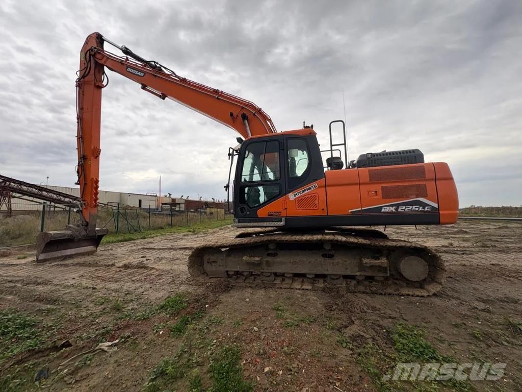 Doosan DX225LC Roomikekskavaatorid