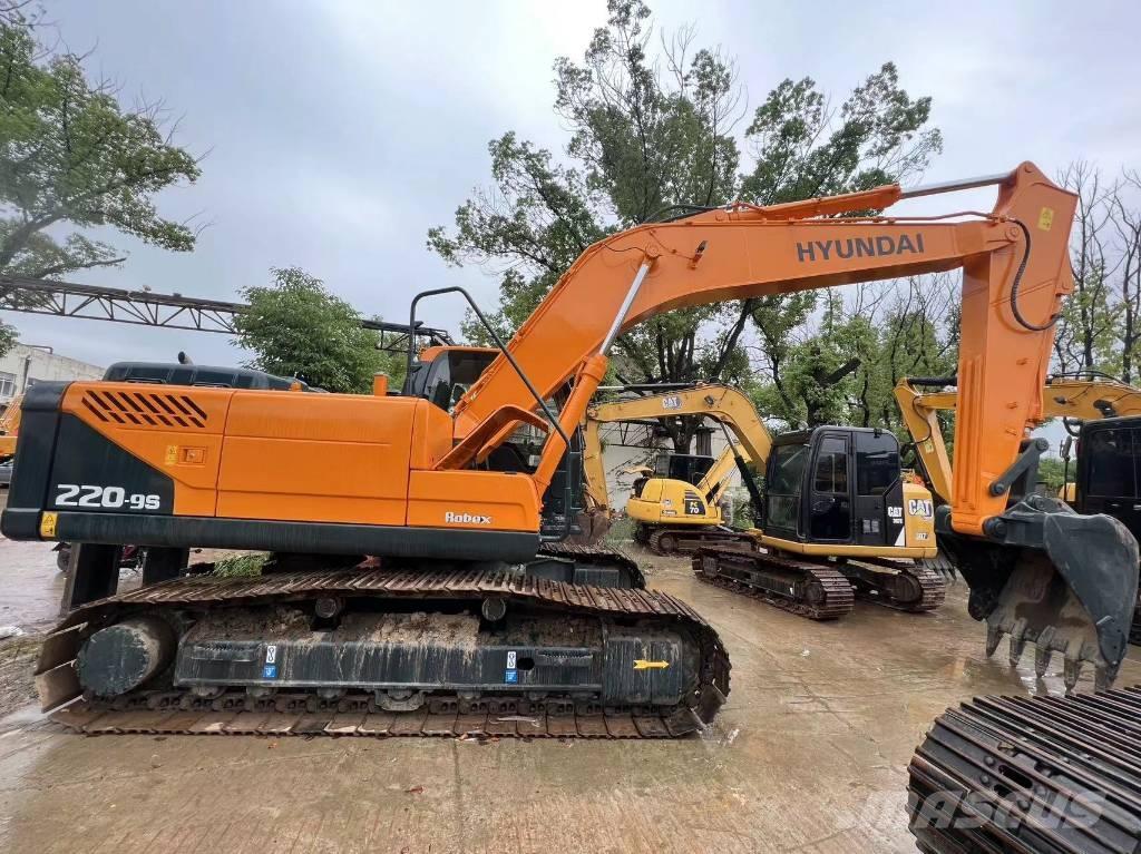 Hyundai 220LC-9S Roomikekskavaatorid