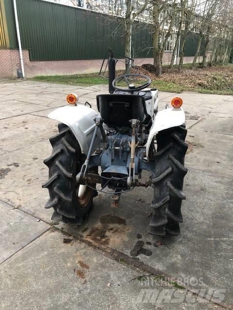  Kumiai ST1620 Kompakttraktorid